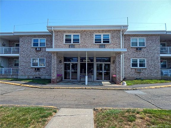 2nd image of 40 Chapel St APT 104