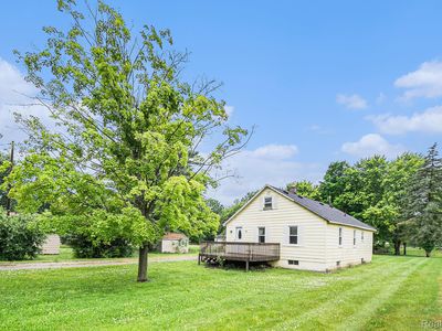 1106 S Vassar Rd, Burton, MI, 48509