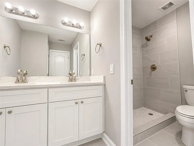 1707 Hidden Pond Cir — Photo 20