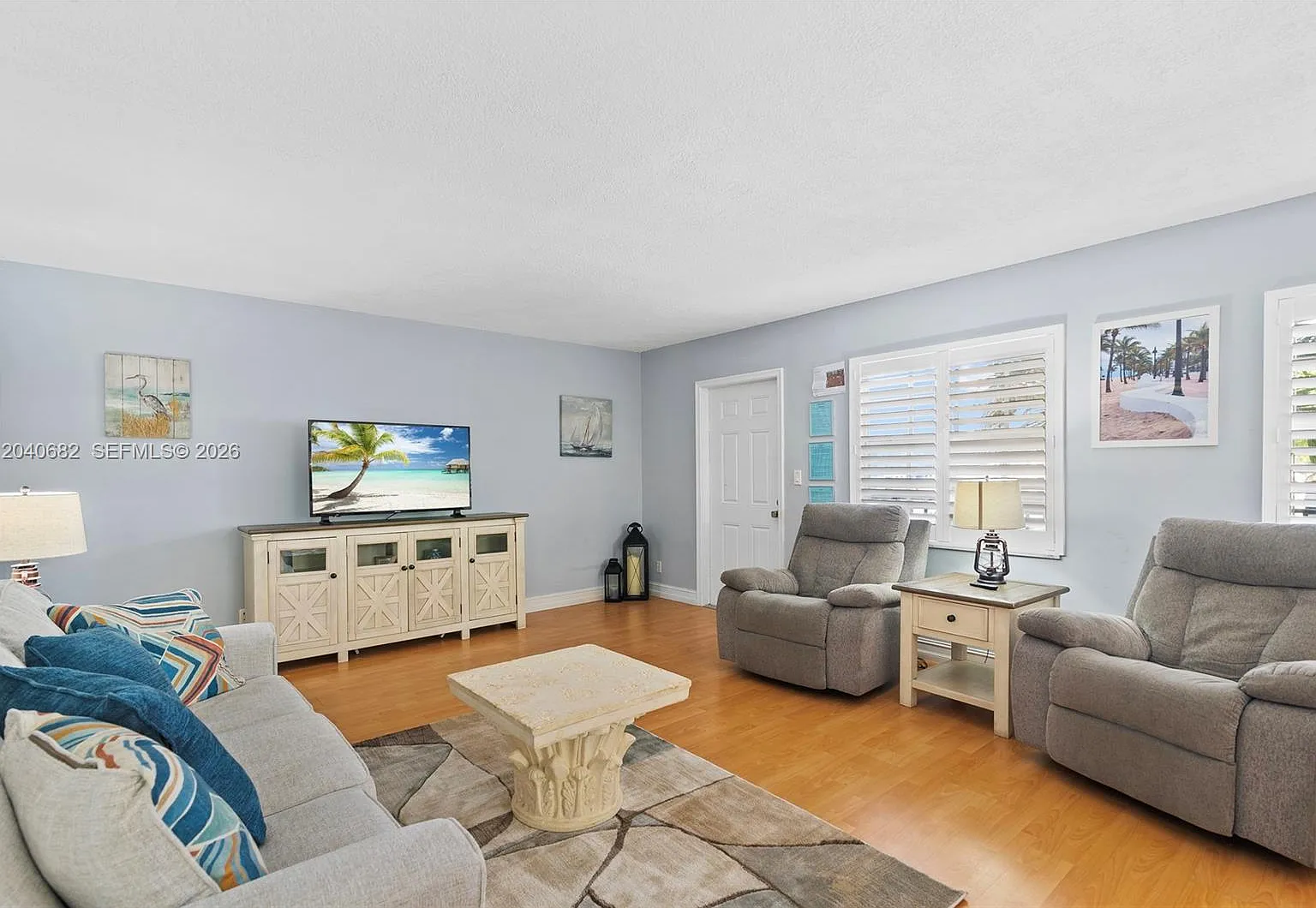 Colonial Manor West Apart — Photo 3