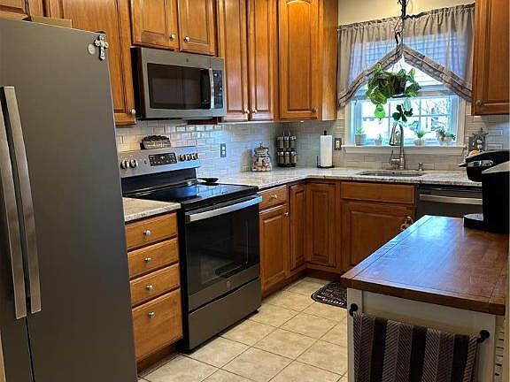 2nd image of 2729 Harvest Dr W