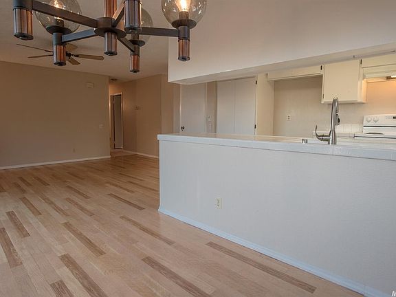 5th image of 15 Park Vista Cir