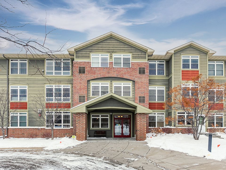 1st image of 2530 34th St E #105