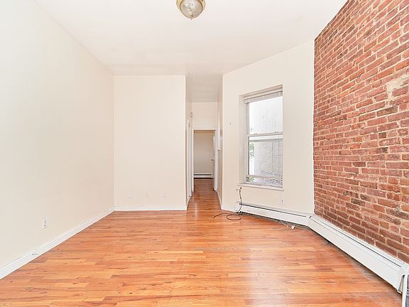 4th image of 134 W 109th St #4E