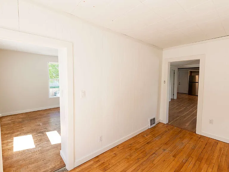 90 Roak St — Photo 7