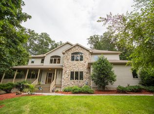 19 Turner Ln, Towaco, NJ 07082