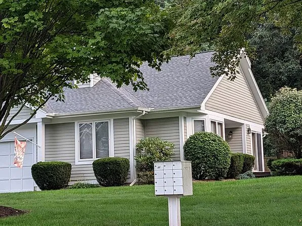45 Running Brook Ln #106, Rochester, NY 14626