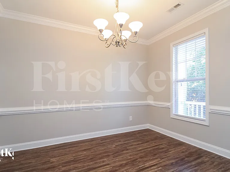 221 Bridgewater Dr — Photo 5