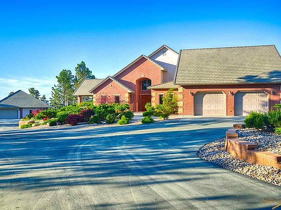 3rd image of 8550 Countryside Blvd