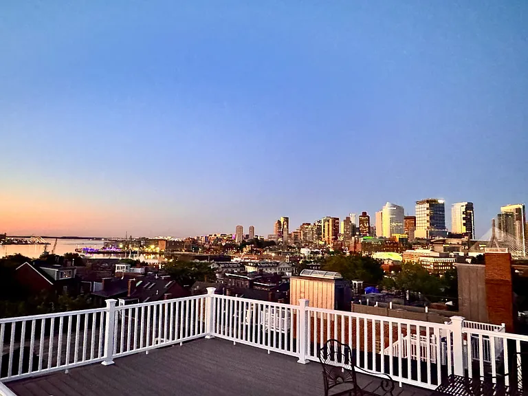 4 Monument Sq #Penthouse 6 — Photo 1