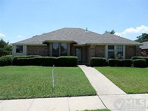 2nd image of 2205 Diamond Oaks Dr