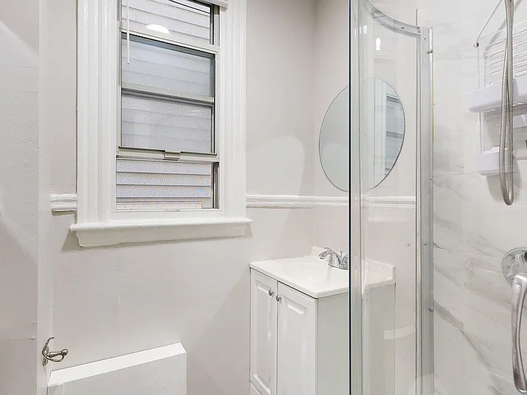 346 Chelsea St #1 — Photo 6