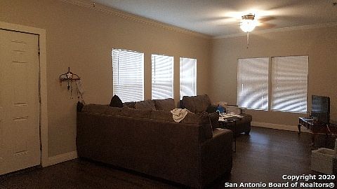 3rd image of 327 Kendalia Ave