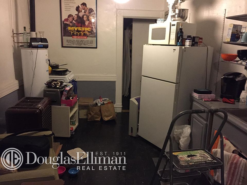 2nd image of 109 Washington St APT 14