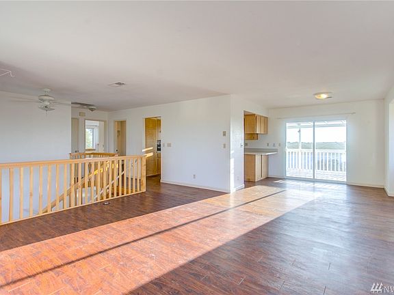 3rd image of 4562 Road N NE