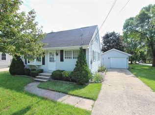 3817 Delahaut St, Green Bay, WI 54301