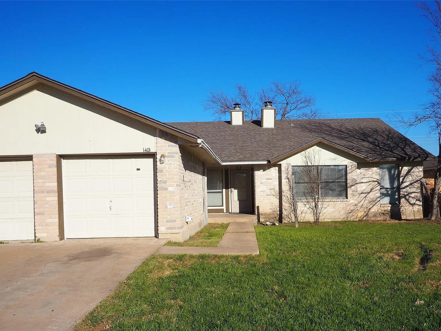 3 bed, 2.0 bath, 2309 sqft, $1,449 — Photo 2