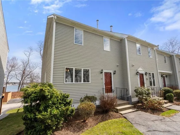 876 Bullocks Point Ave, Riverside, RI 02915