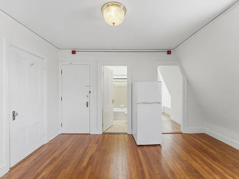 186 Waterman St #19 — Photo 8