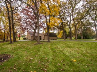 10 Winding Branch Rd, Hawthorn Woods, IL 60047