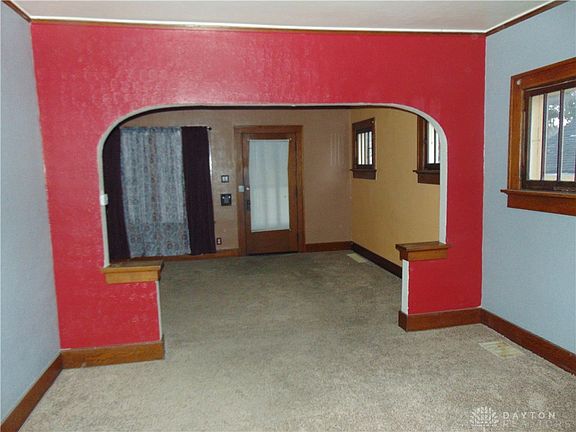 2nd image of 2513 Saint Charles Ave