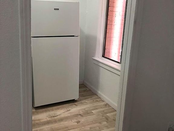 5th image of 920 S Hobart Blvd APT 107
