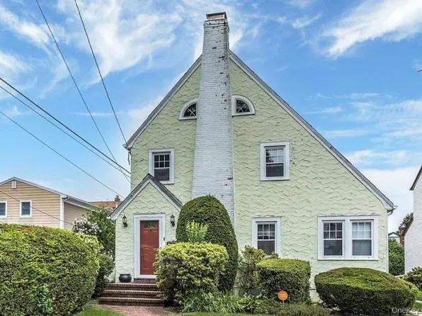 162 Saint Pauls Place, West Hempstead, NY 11552