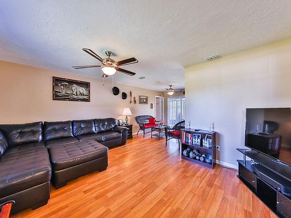 4th image of 3306 Tallwood Dr