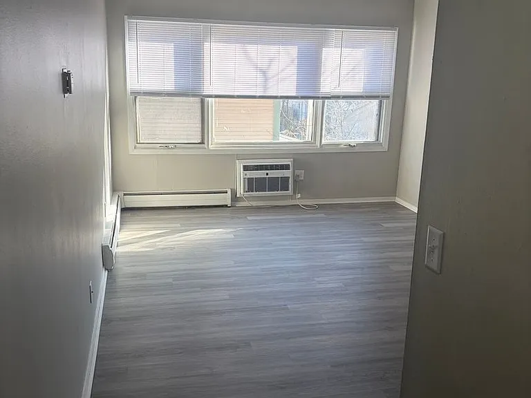 3320 Grand Ave S — Photo 12
