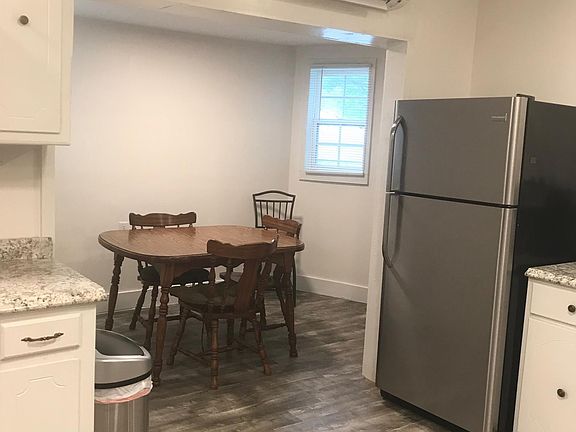 3rd image of 2348 Miller Dr