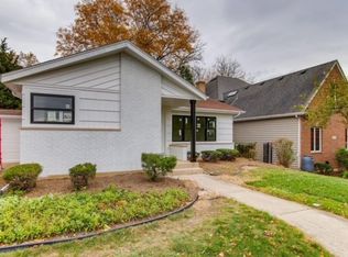 273 Woodstock Ave, Clarendon Hills, IL 60514