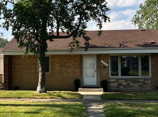 12546 S Loomis St, Calumet Park, IL