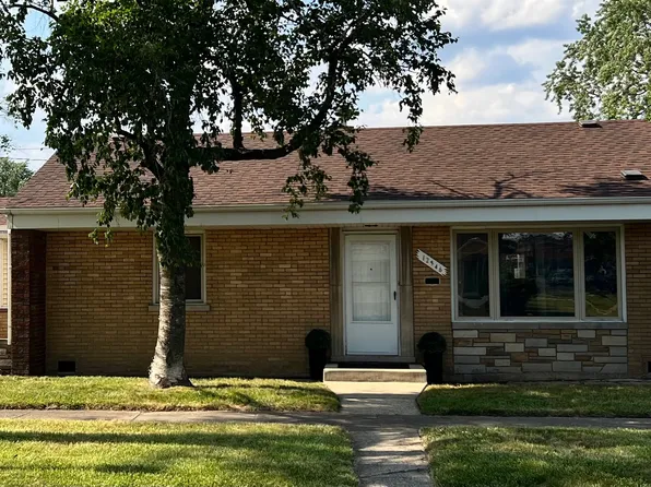 12546 S Loomis St, Calumet Park, IL 60827