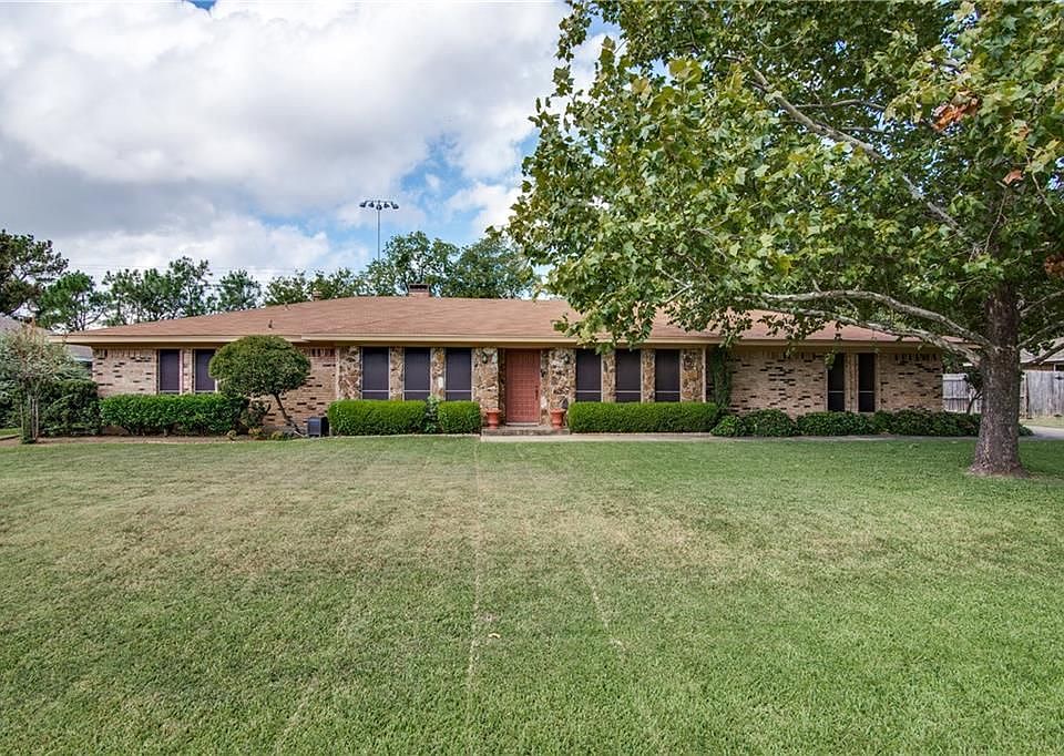 1st image of 207 Edgewood Dr
