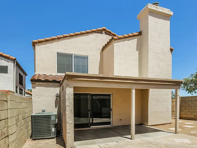 2345 E Gelding Dr — Photo 17
