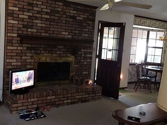 3rd image of 2776 Venetian Way