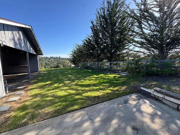 1571 Vista Grande Ln #B — Photo 13