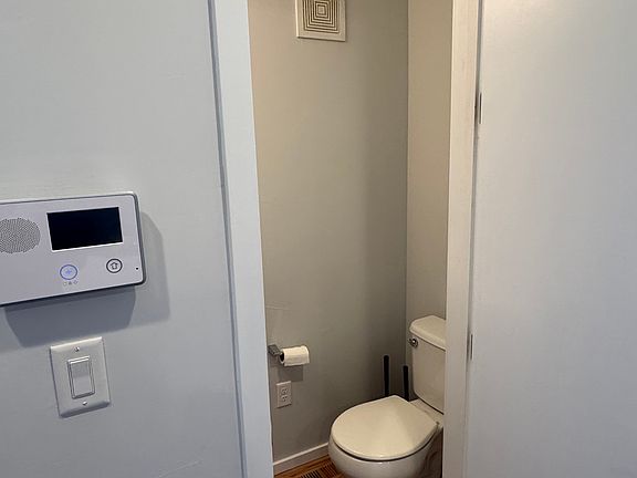5th image of 1823 N Hooker St Unit 5