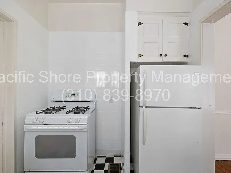 Orange Triplex — Photo 8