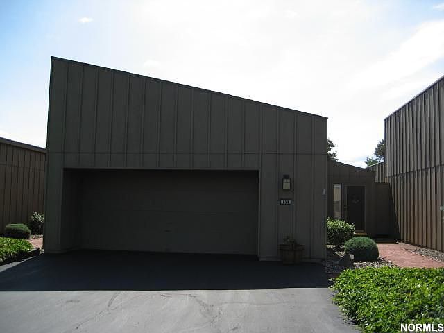 Open airy condo