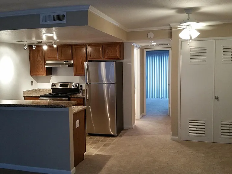 Sycamore Green Apartments — Photo 46