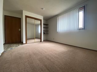 1228 E St #2, Lincoln, NE 68508