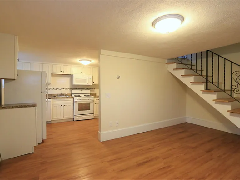 Central St — Photo 13