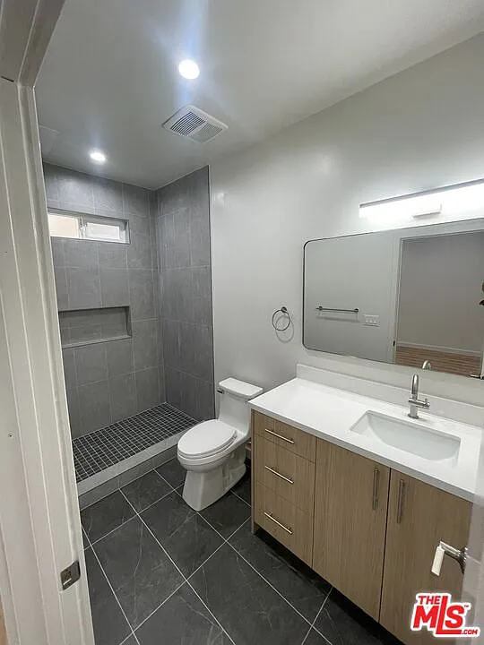 Studio, 1.0 bath, 450 sqft, $1,625 — Photo 2