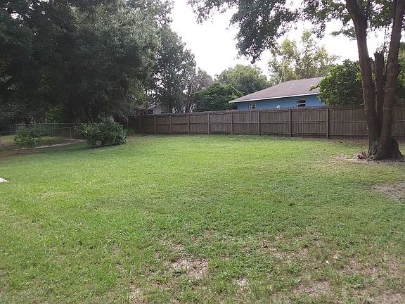 4th image of 6720 SE 52nd Pl