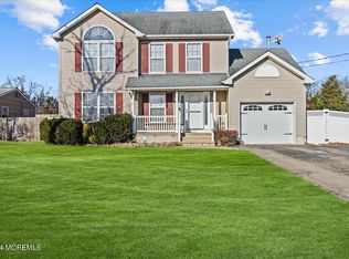 34 Mapletree Rd, Toms River, NJ 08753