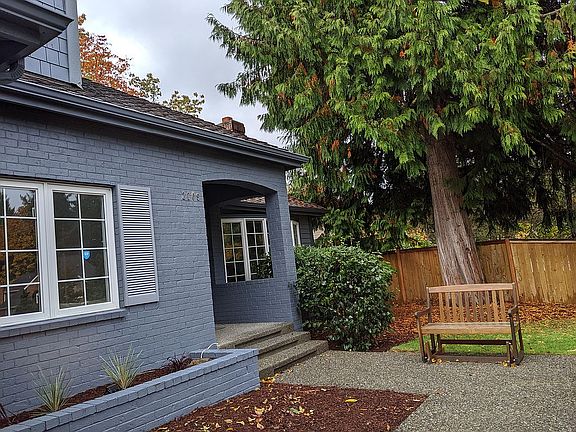 2nd image of 2709 234th Ave SE