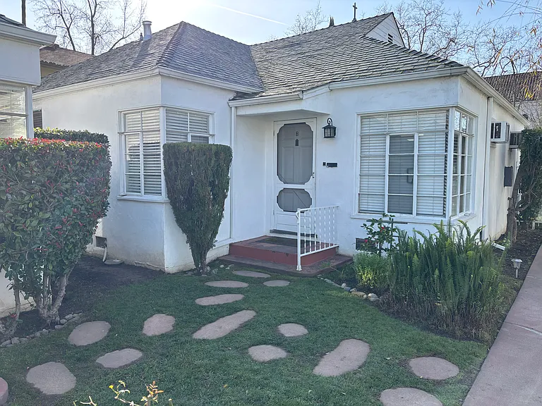 The Cottages on O Street — Photo 8