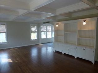 514 Abbotsford Rd, Kenilworth, IL 60043