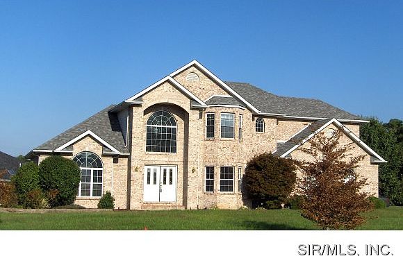 1st image of 14 Wedgewood Dr